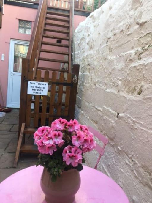 Modern Studio Apartment With Outstanding Views, Sleeps 2 Newlyn Exterior foto